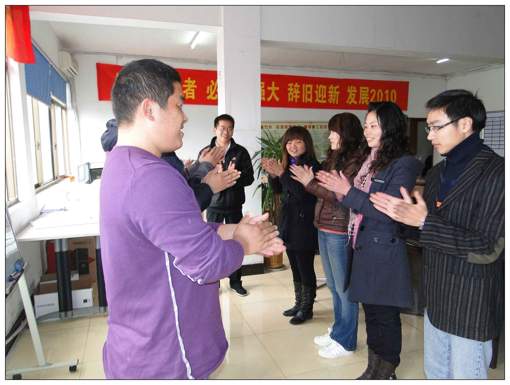 活动房公司网络营销效果好 谈判人员忙不停